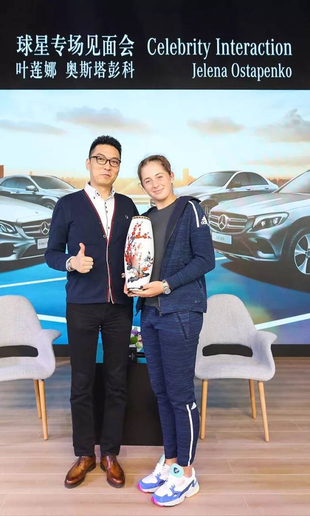 赛会背后的 赛会背后的