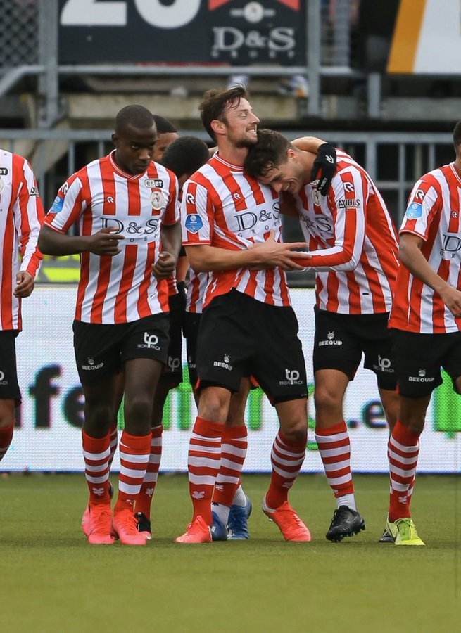 而曼联则常 而曼联则常