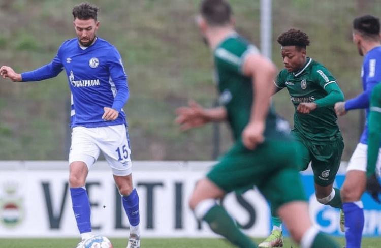 他的表现成 他的表现成